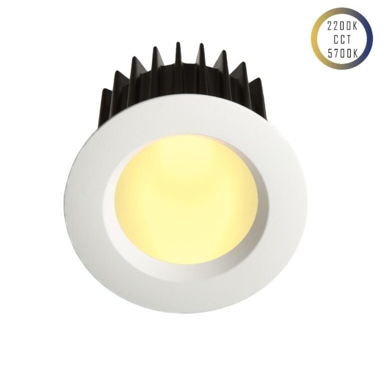 8W CCT LED Spot in warmweiß leuchtend